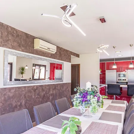 Holiday home 4 Bedroom In Competa Acebuchal